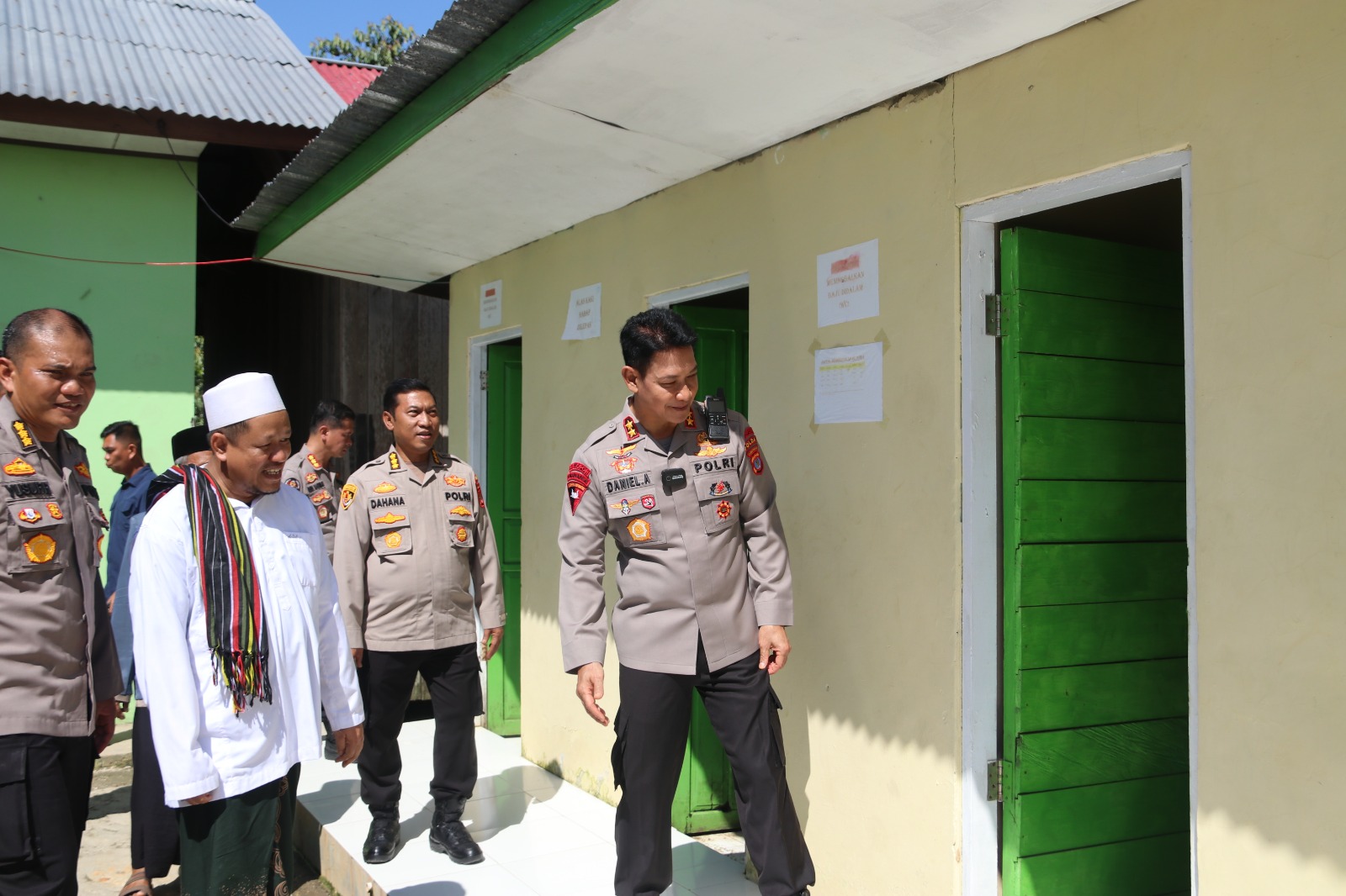 Bakti Sosial, Kapolda Kaltara Berikan Bantuan Sumur Bor Dan Fasilitas ...