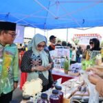 Wakil Wali Kota didampingi istri mengunjungi tand UMKM di Mini Expo 2026 (ist)