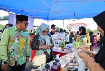 Wakil Wali Kota didampingi istri mengunjungi tand UMKM di Mini Expo 2026 (ist)