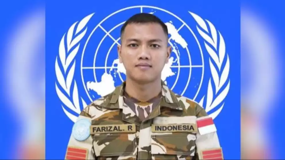Praka Farizal Rhomadhon, yang menjabat sebagai Taban Provost 1 Ru Provost Kompi Markas (Kima) Yonif 113/Jaya Sakti, Brigif 25/Siwah, Kodam Iskandar Muda, Aceh. Almarhum meninggalkan seorang istri dan satu anak yang masih berusia dua tahun.